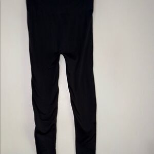 Feathers Black Leggings 1X/2X